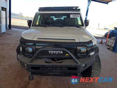 Piąte zdjęcie samochodu w środku: 2014 TOYOTA FJ CRUISER VIN:JTEBU4BF0EK181095 - miniatura