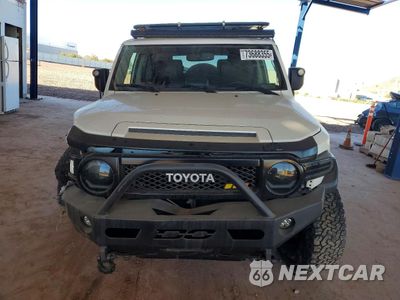 Piąte zdjęcie samochodu w środku: 2014 TOYOTA FJ CRUISER VIN:JTEBU4BF0EK181095 - miniatura