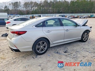 Trzecie zdjęcie samochodu z tyłu: 2018 HYUNDAI SONATA SPORT VIN:5NPE34AF9JH672392 - miniatura