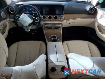Zdjęcie 8 z 11 samochodu: 2020 MERCEDES-BENZ E 350 4MATIC VIN:WDDZF8EB1LA704646 - miniatura