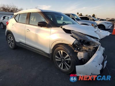 Czwarte zdjęcie samochodu z boku: 2020 NISSAN KICKS SR VIN:3N1CP5DV2LL484968 - miniatura