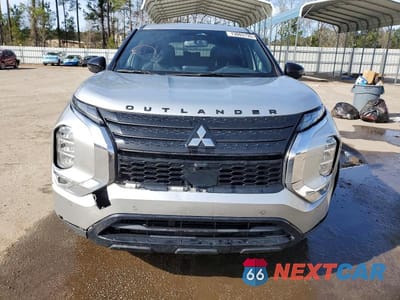 Piąte zdjęcie samochodu w środku: 2022 MITSUBISHI OUTLANDER SE VIN:JA4J3UA85NZ090041 - miniatura