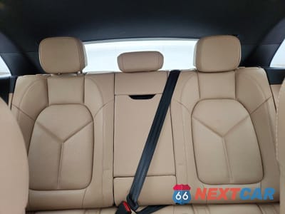 Zdjęcie 10 z 14 samochodu: 2022 PORSCHE MACAN VIN:WP1AA2A59NLB04353 - miniatura