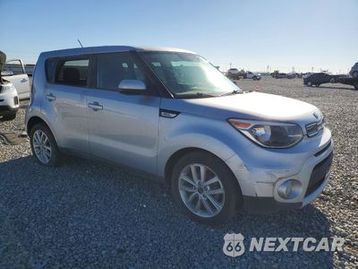 Czwarte zdjęcie samochodu z boku: 2018 KIA SOUL + VIN:KNDJP3A5XJ7509114 - miniatura