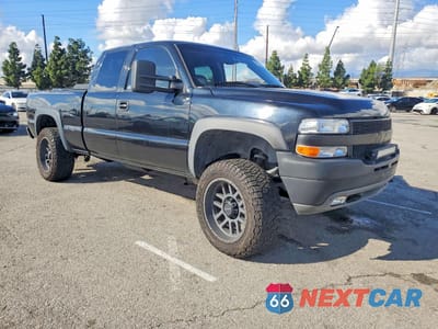 Czwarte zdjęcie samochodu z boku: 2002 CHEVROLET SILVERADO K2500 HEAVY DUTY VIN:1GCHK29142E110589 - miniatura