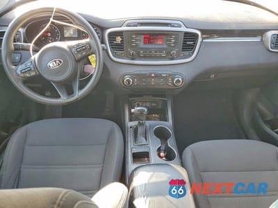 Zdjęcie 8 z 11 samochodu: 2016 KIA SORENTO LX VIN:5XYPG4A37GG002441 - miniatura