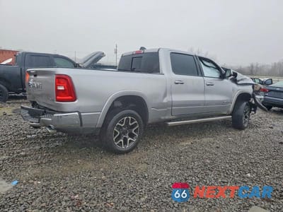 Trzecie zdjęcie samochodu z tyłu: 2025 RAM 1500 LARAMIE VIN:1C6SRFRP6SN502512 - miniatura