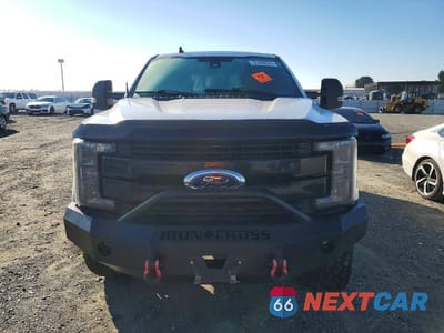 Piąte zdjęcie samochodu w środku: 2019 FORD F250 SUPER DUTY VIN:1FT7W2BTXKEF40929 - miniatura