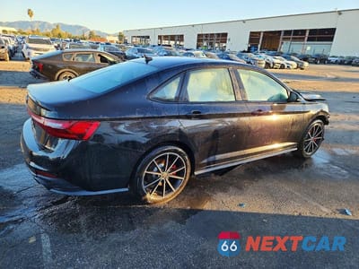 Trzecie zdjęcie samochodu z tyłu: 2025 VOLKSWAGEN JETTA GLI AUTOBAHN VIN:3VW2T7BU9SM066570 - miniatura