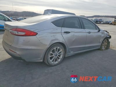Trzecie zdjęcie samochodu z tyłu: 2020 FORD FUSION SE VIN:3FA6P0LU4LR151065 - miniatura