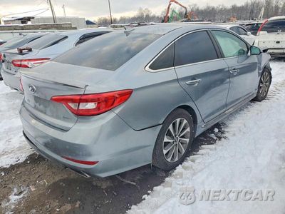 Trzecie zdjęcie samochodu z tyłu: 2015 HYUNDAI SONATA SPORT VIN:5NPE34AF5FH095027 - miniatura