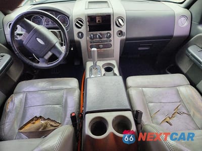 Zdjęcie 8 z 13 samochodu: 2005 FORD F150 SUPERCREW VIN:1FTPW14515FB73216 - miniatura