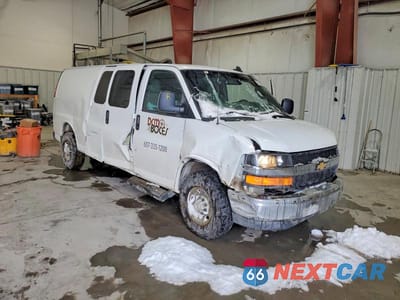 Czwarte zdjęcie samochodu z boku: 2023 CHEVROLET EXPRESS G3500 VIN:1GCZGHFP4P1185597 - miniatura