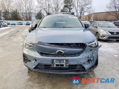 Piąte zdjęcie samochodu w środku: 2023 VOLVO XC40 RECHARGE PLUS VIN:YV4ED3UW7P2070262 - miniatura