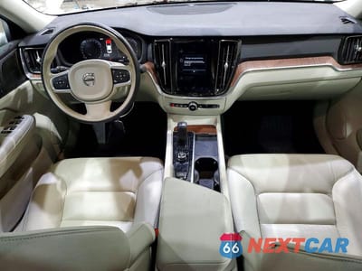 Zdjęcie 8 z 11 samochodu: 2022 VOLVO S60 B5 MOMENTUM VIN:7JRL12TZ8NG178092 - miniatura