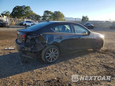 Trzecie zdjęcie samochodu z tyłu: 2018 MAZDA 3 GRAND TOURING VIN:3MZBN1W32JM210984 - miniatura