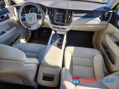 Zdjęcie 8 z 13 samochodu: 2018 VOLVO XC60 T6 MOMENTUM VIN:YV4A22RK7J1043290 - miniatura