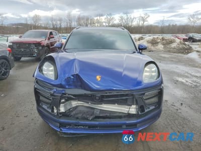 Piąte zdjęcie samochodu w środku: 2025 PORSCHE MACAN GTS VIN:WP1AF2A55SLB50209 - miniatura