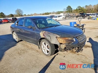 Czwarte zdjęcie samochodu z boku: 2010 HYUNDAI SONATA SE VIN:5NPEU4AF3AH630796 - miniatura