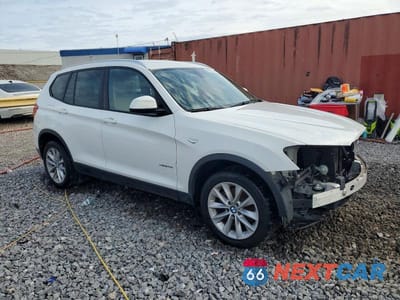 Czwarte zdjęcie samochodu z boku: 2017 BMW X3 SDRIVE28I VIN:5UXWZ7C31H0X42237 - miniatura