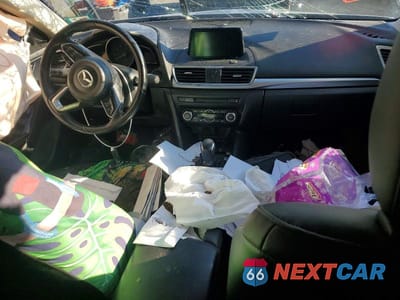 Zdjęcie 8 z 11 samochodu: 2017 MAZDA 3 TOURING VIN:JM1BN1V77H1101452 - miniatura