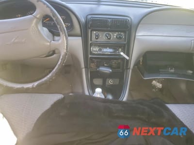 Zdjęcie 8 z 14 samochodu: 1998 FORD MUSTANG GT VIN:1FAFP42X5WF206594 - miniatura