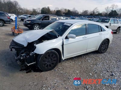 2013 CHRYSLER 200 LX 1C3CCBAG1DN743176 - główne zdjęcie licytacji z USA - miniatura
