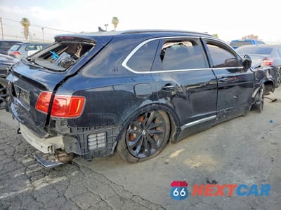 Trzecie zdjęcie samochodu z tyłu: 2017 BENTLEY BENTAYGA VIN:SJAAC2ZVXHC012982 - miniatura