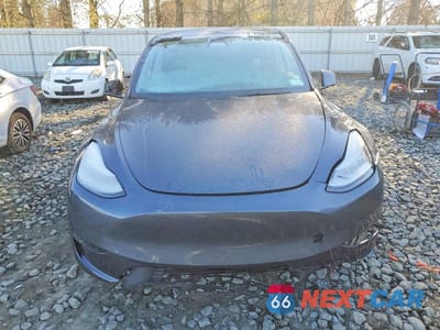 Piąte zdjęcie samochodu w środku: 2023 TESLA MODEL Y VIN:7SAYGDEE6PA057888 - miniatura