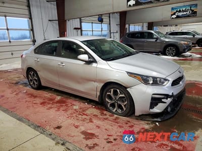 Czwarte zdjęcie samochodu z boku: 2020 KIA FORTE LXS VIN:3KPF24AD9LE221959 - miniatura