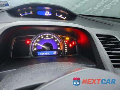 Zdjęcie 9 z 12 samochodu: 2008 HONDA CIVIC LX VIN:2HGFA16598H529830 - miniatura
