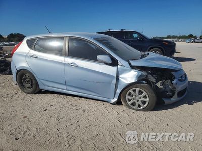 Czwarte zdjęcie samochodu z boku: 2013 HYUNDAI ACCENT GLS VIN:KMHCT5AE7DU138401 - miniatura