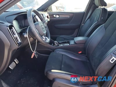 Zdjęcie 7 z 14 samochodu: 2022 VOLVO XC40 T5 R-DESIGN VIN:YV4162UM9N2789527 - miniatura