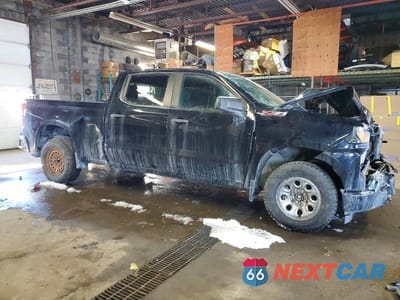 Czwarte zdjęcie samochodu z boku: 2023 CHEVROLET SILVERADO K1500 VIN:3GCUDAED2PG331983 - miniatura