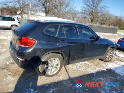 Trzecie zdjęcie samochodu z tyłu: 2015 BMW X1 XDRIVE28I VIN:WBAVL1C59FVY34397 - miniatura