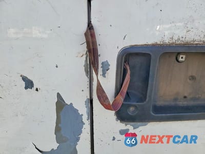 Zdjęcie 10 z 14 samochodu: 2007 CHEVROLET EXPRESS G1500 UTILITY / SERVICE VAN VIN:1GCFG15X371149301 - miniatura