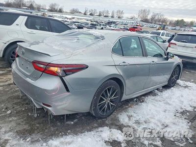 Trzecie zdjęcie samochodu z tyłu: 2022 TOYOTA CAMRY SE VIN:4T1G11AK3NU063431 - miniatura