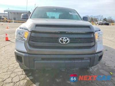 Piąte zdjęcie samochodu w środku: 2015 TOYOTA TUNDRA DOUBLE CAB SR VIN:5TFRM5F14FX085207 - miniatura