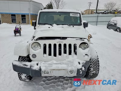 Piąte zdjęcie samochodu w środku: 2014 JEEP WRANGLER UNLIMITED SAHARA VIN:1C4HJWEG5EL126269 - miniatura