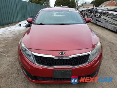 Piąte zdjęcie samochodu w środku: 2012 KIA OPTIMA LX VIN:5XXGM4A75CG076483 - miniatura