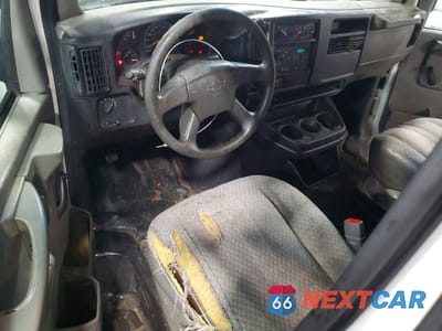 Zdjęcie 8 z 13 samochodu: 2004 CHEVROLET EXPRESS CARGO 2500 1 VIN:1GCGG25V541210300 - miniatura