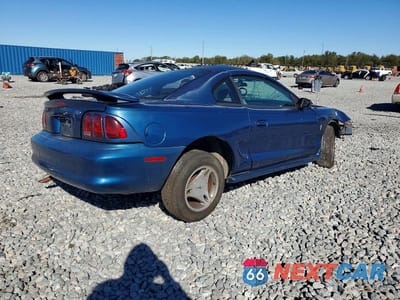 Trzecie zdjęcie samochodu z tyłu: 1998 FORD MUSTANG VIN:1FAFP4045WF219628 - miniatura