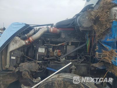 Zdjęcie 7 z 10 samochodu: 2000 INTERNATIONAL 9400 9400I - SEMI TRUCK VIN:2HSCNAER2YC042368 - miniatura