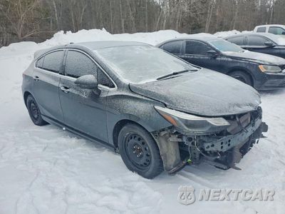 Czwarte zdjęcie samochodu z boku: 2017 CHEVROLET CRUZE PREMIER VIN:3G1BF6SM9HS590898 - miniatura