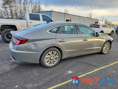 Trzecie zdjęcie samochodu z tyłu: 2023 HYUNDAI SONATA HYBRID VIN:KMHL34JJ8PA066590 - miniatura