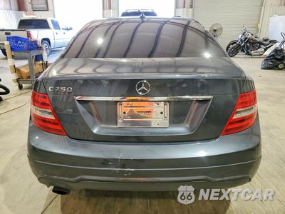 Zdjęcie 6 z 12 samochodu: 2014 MERCEDES-BENZ C 250 VIN:WDDGF4HB4EG226850 - miniatura