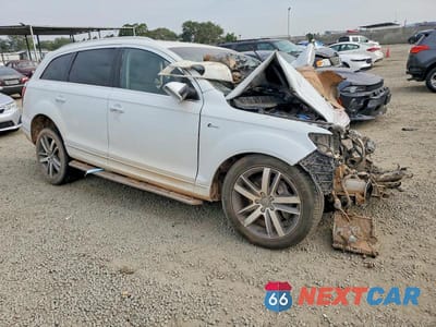 Czwarte zdjęcie samochodu z boku: 2015 AUDI Q7 PREMIUM PLUS VIN:WA1LGAFE2FD029285 - miniatura