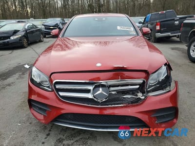 Piąte zdjęcie samochodu w środku: 2017 MERCEDES-BENZ E 300 4MATIC VIN:WDDZF4KB3HA063102 - miniatura