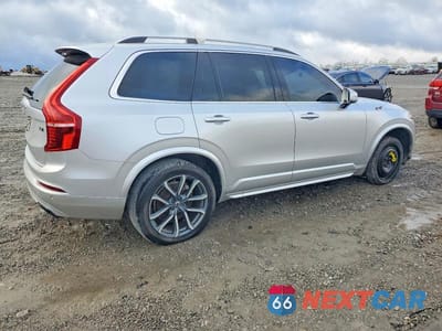 Trzecie zdjęcie samochodu z tyłu: 2016 VOLVO XC90 T6 VIN:YV4A22PKXG1054408 - miniatura
