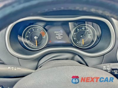 Zdjęcie 8 z 10 samochodu: 2018 JEEP CHEROKEE TRAILHAWK VIN:1C4PJMBX0JD600413 - miniatura